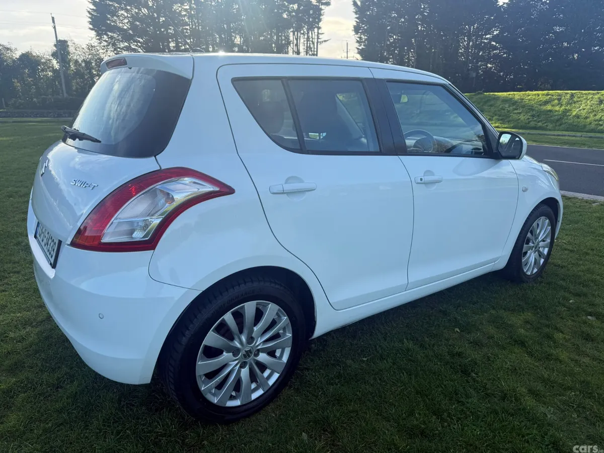 Suzuki Swift Hatchback, Petrol, 2013, White