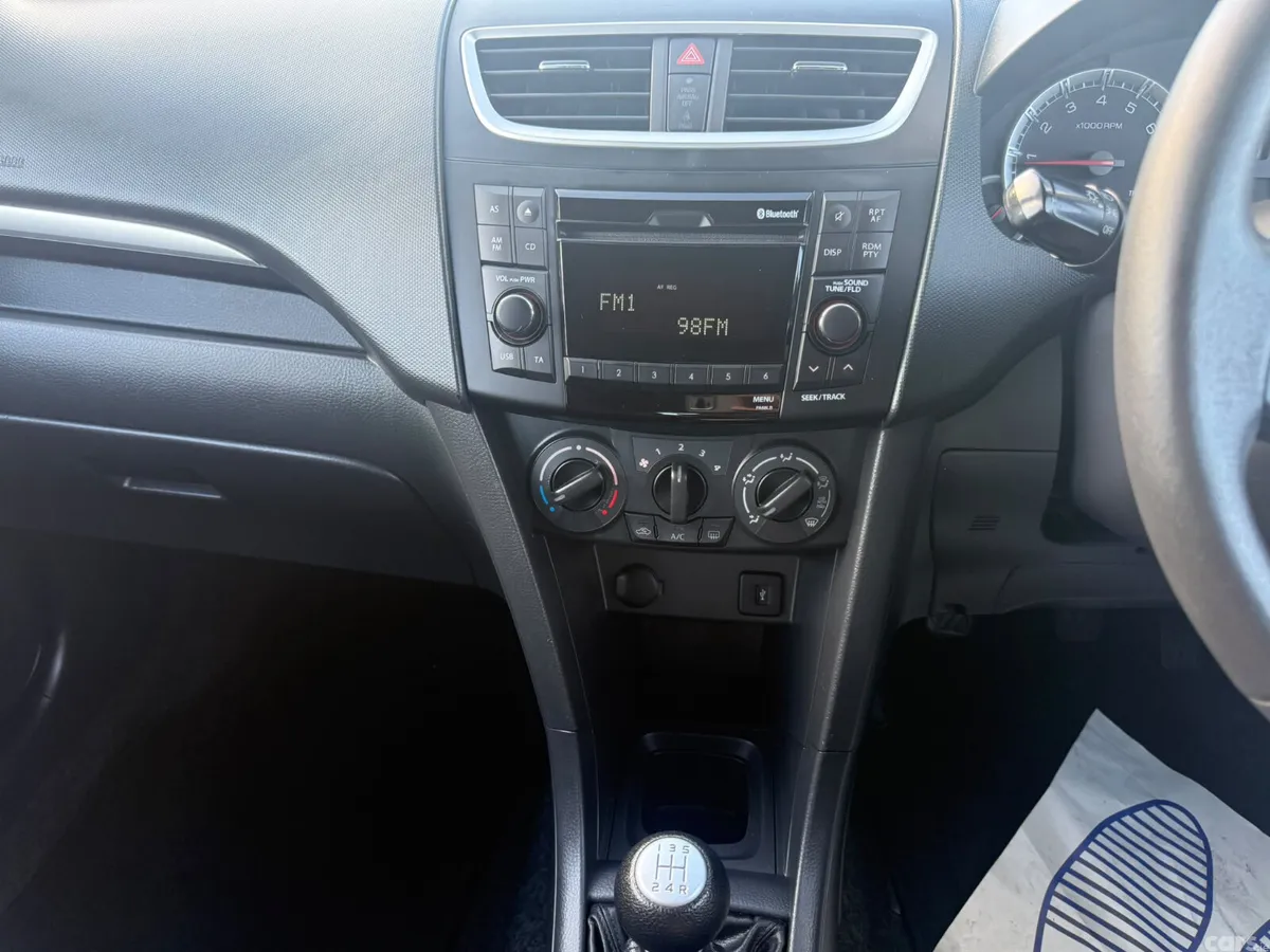 Suzuki Swift Hatchback, Petrol, 2013, White