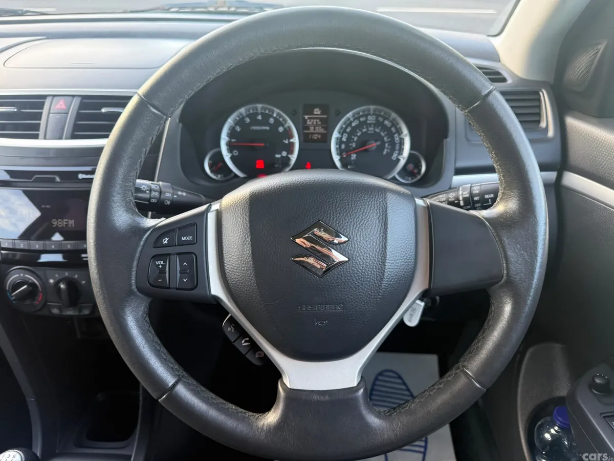 Suzuki Swift Hatchback, Petrol, 2013, White