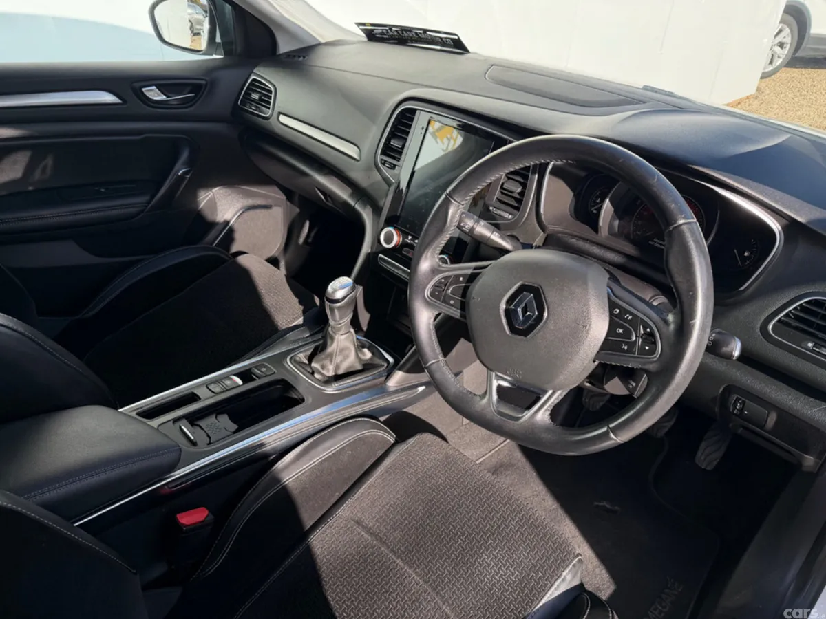 Renault Megane Hatchback, Diesel, 2017, White