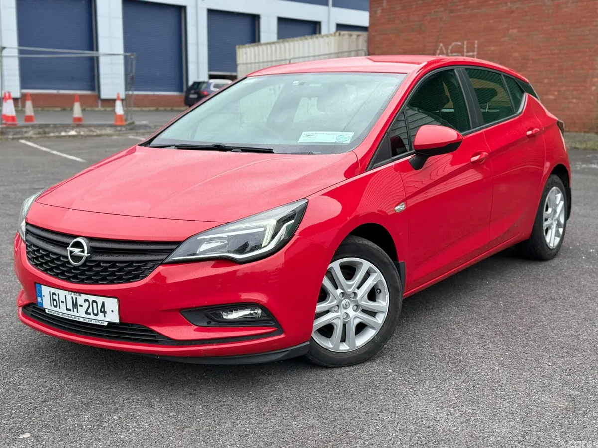 Opel Astra Hatchback, Diesel, 2016, Red