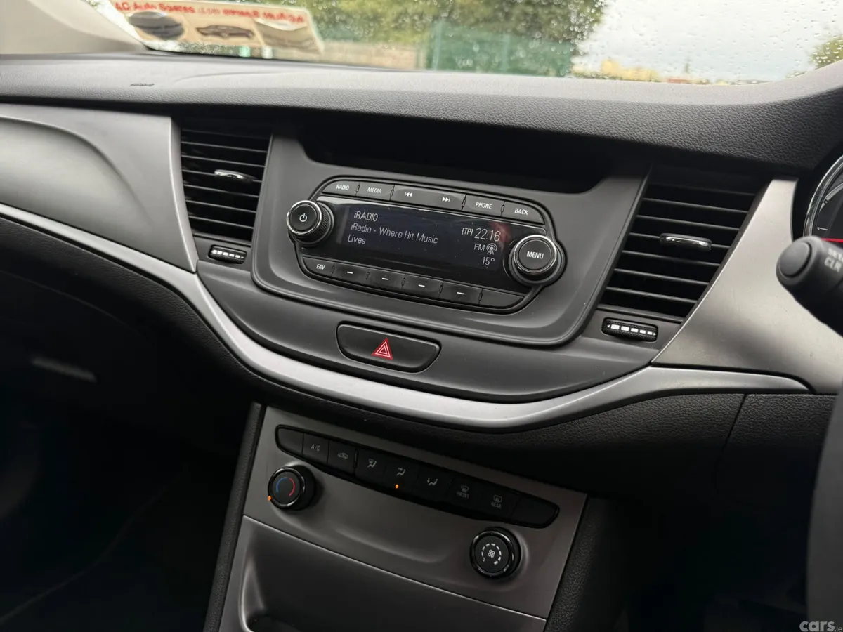 Opel Astra Hatchback, Diesel, 2016, Red
