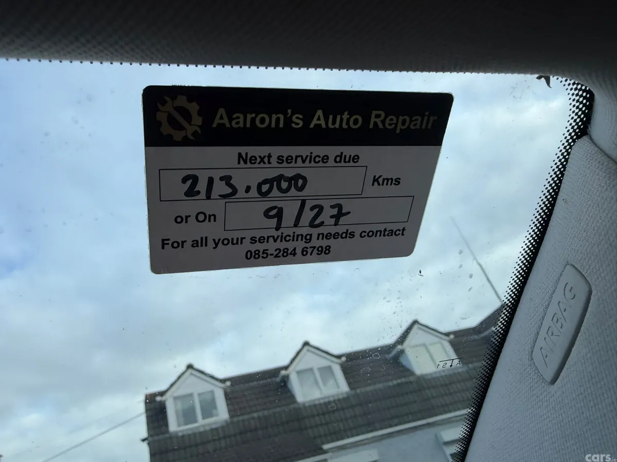 Volkswagen Passat Saloon, Diesel, 2012, Brown