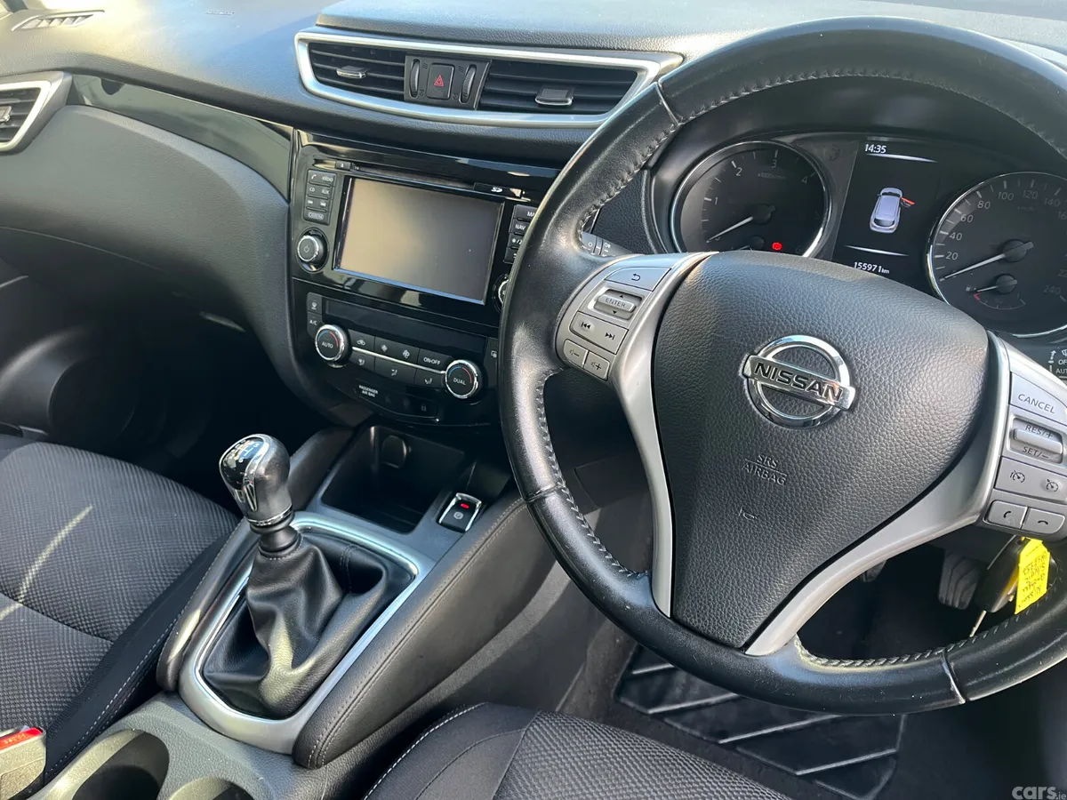 Nissan Qashqai Hatchback, Diesel, 2016, Silver