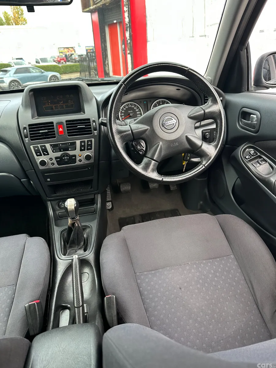 Nissan Almera Hatchback, Petrol, 2006, Silver