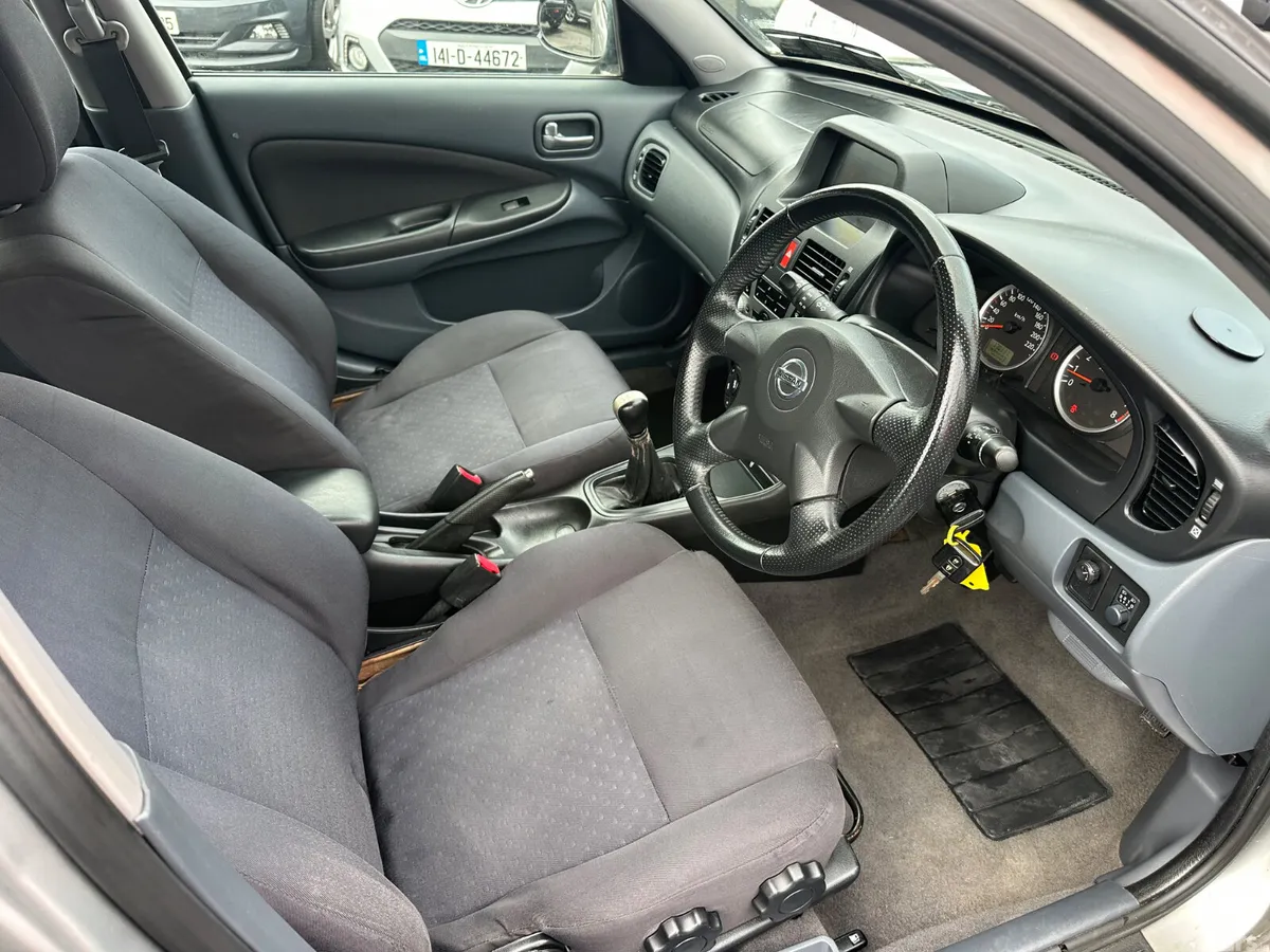 Nissan Almera Hatchback, Petrol, 2006, Silver