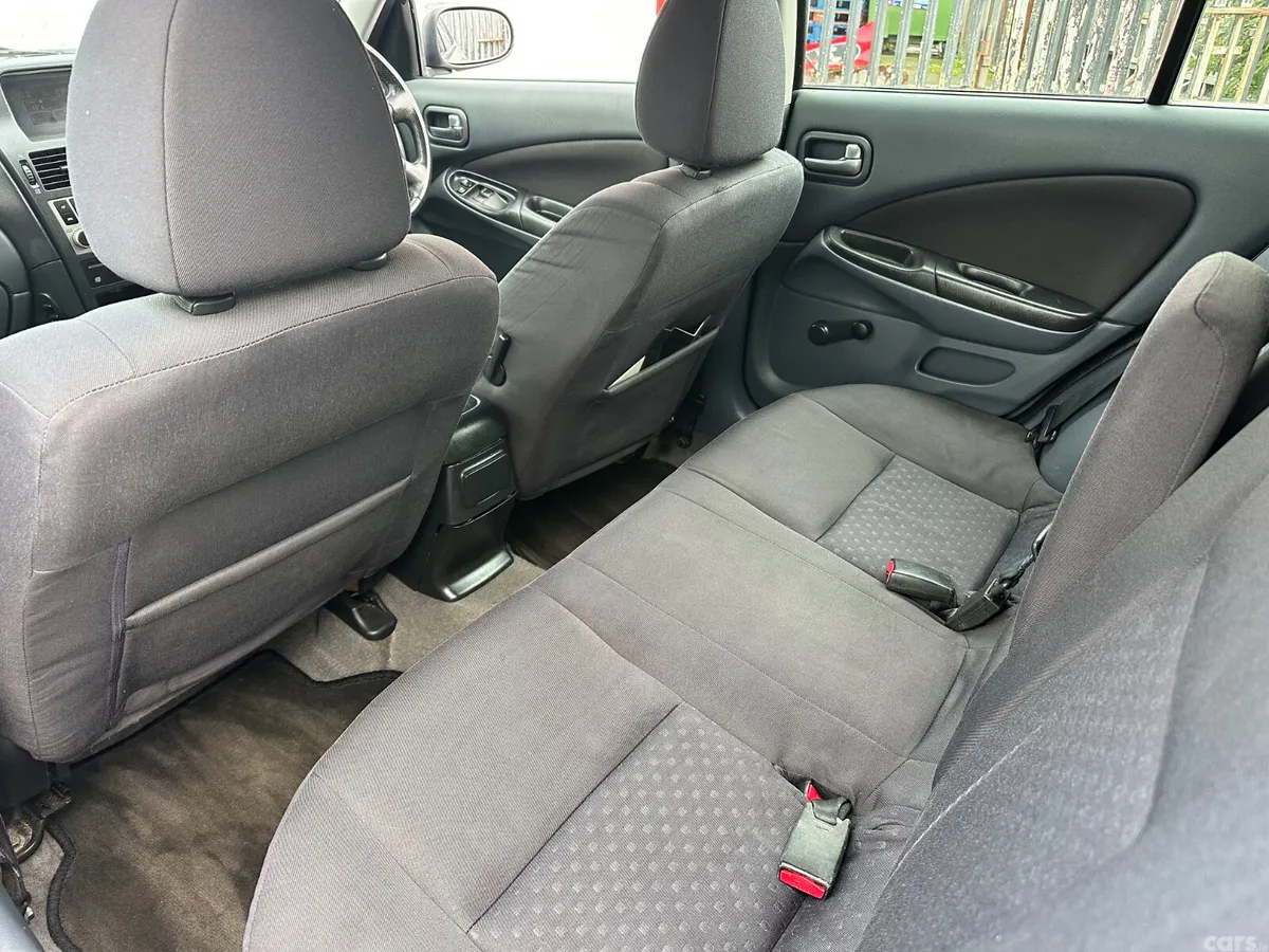 Nissan Almera Hatchback, Petrol, 2006, Silver