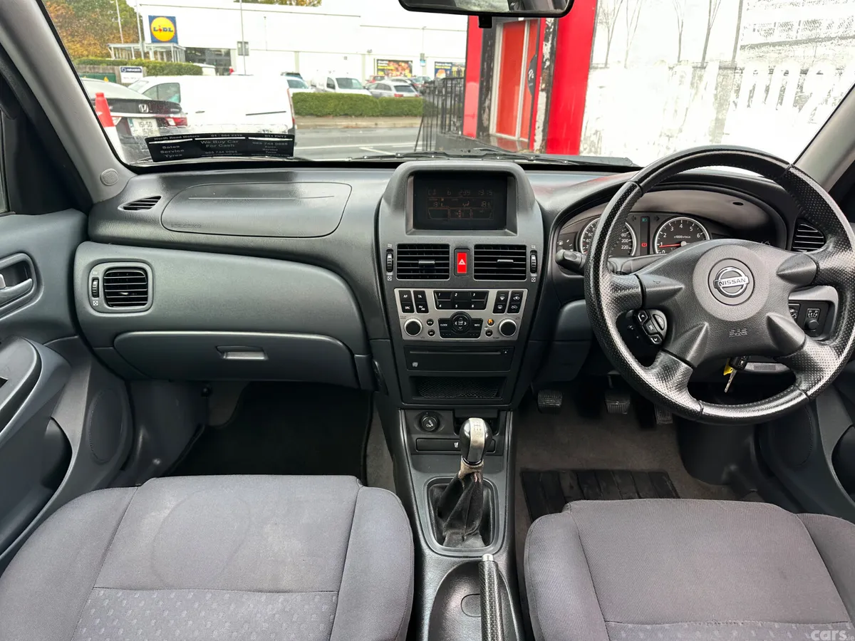Nissan Almera Hatchback, Petrol, 2006, Silver