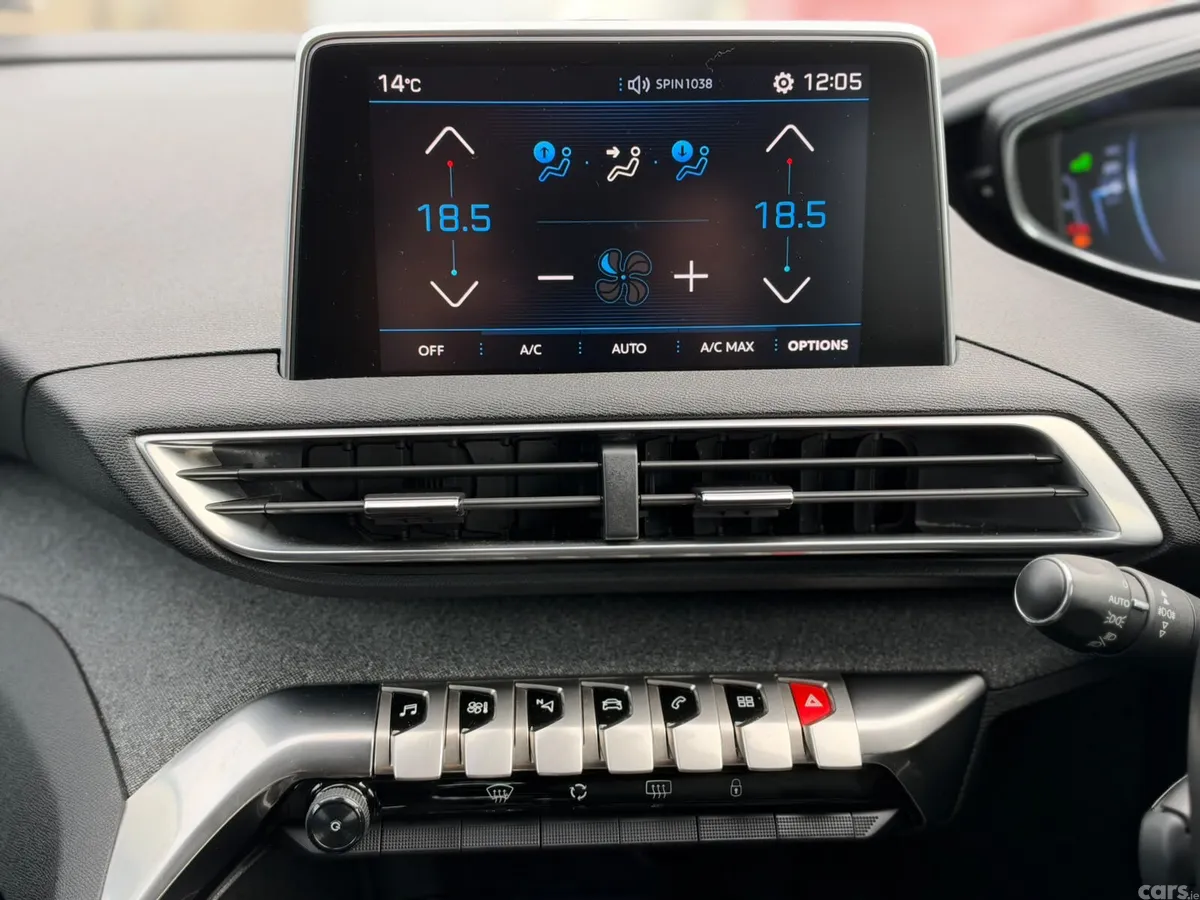 Peugeot 3008 SUV, Petrol, 2017, White