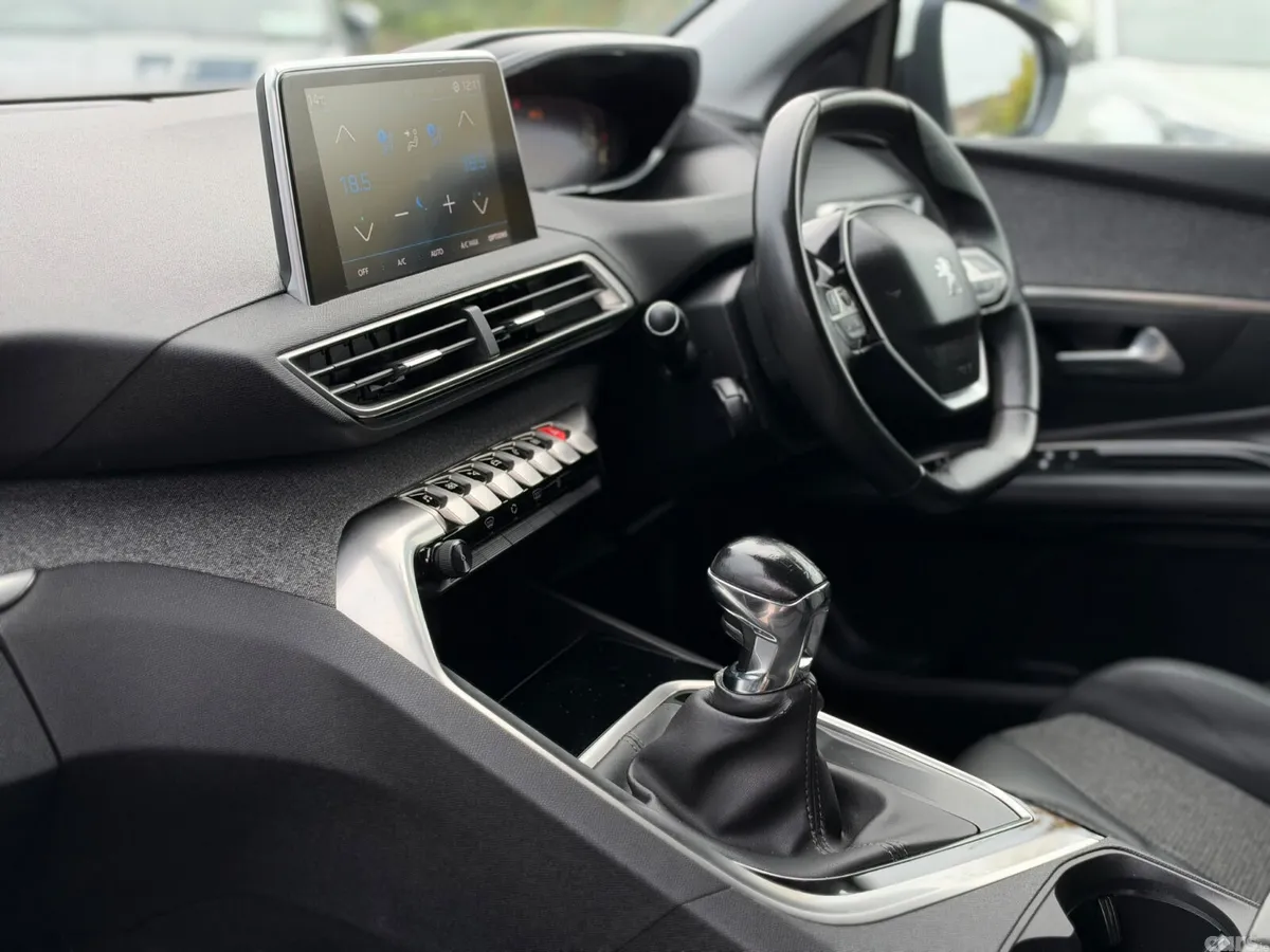 Peugeot 3008 SUV, Petrol, 2017, White