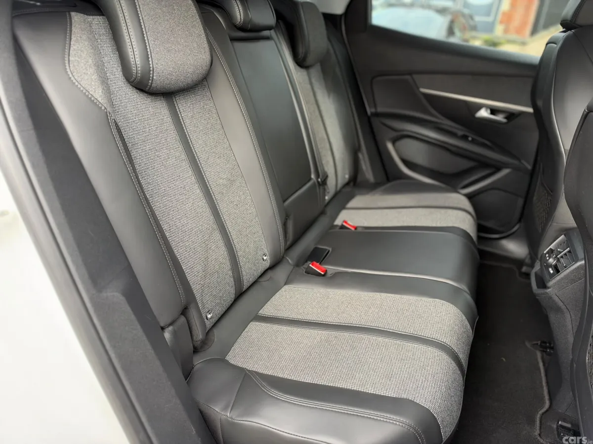 Peugeot 3008 SUV, Petrol, 2017, White
