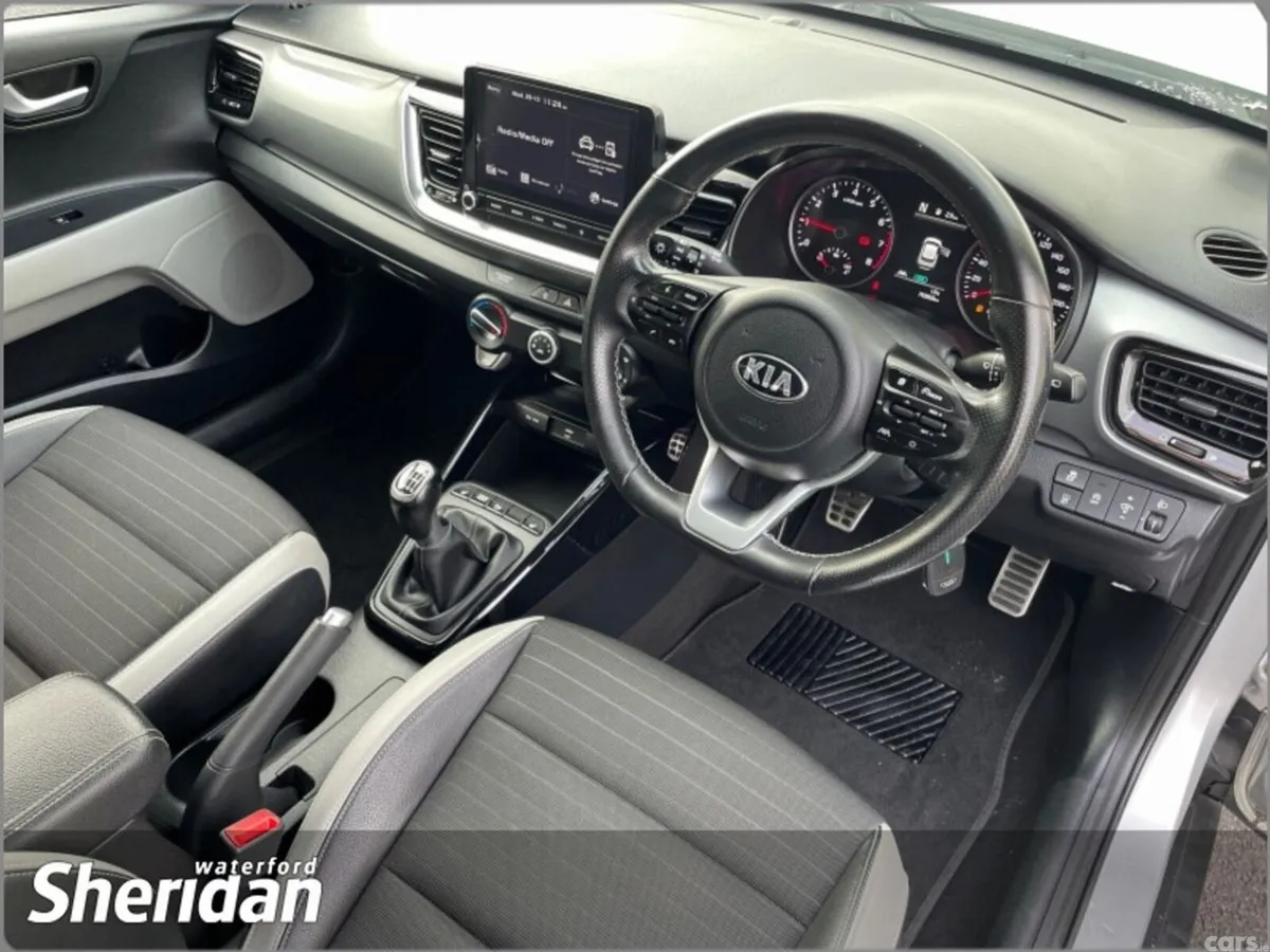 Kia Stonic Estate, Petrol Hybrid, 2022, Grey