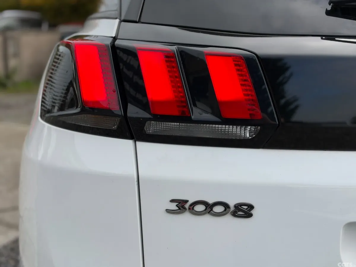 Peugeot 3008 SUV, Petrol, 2017, White