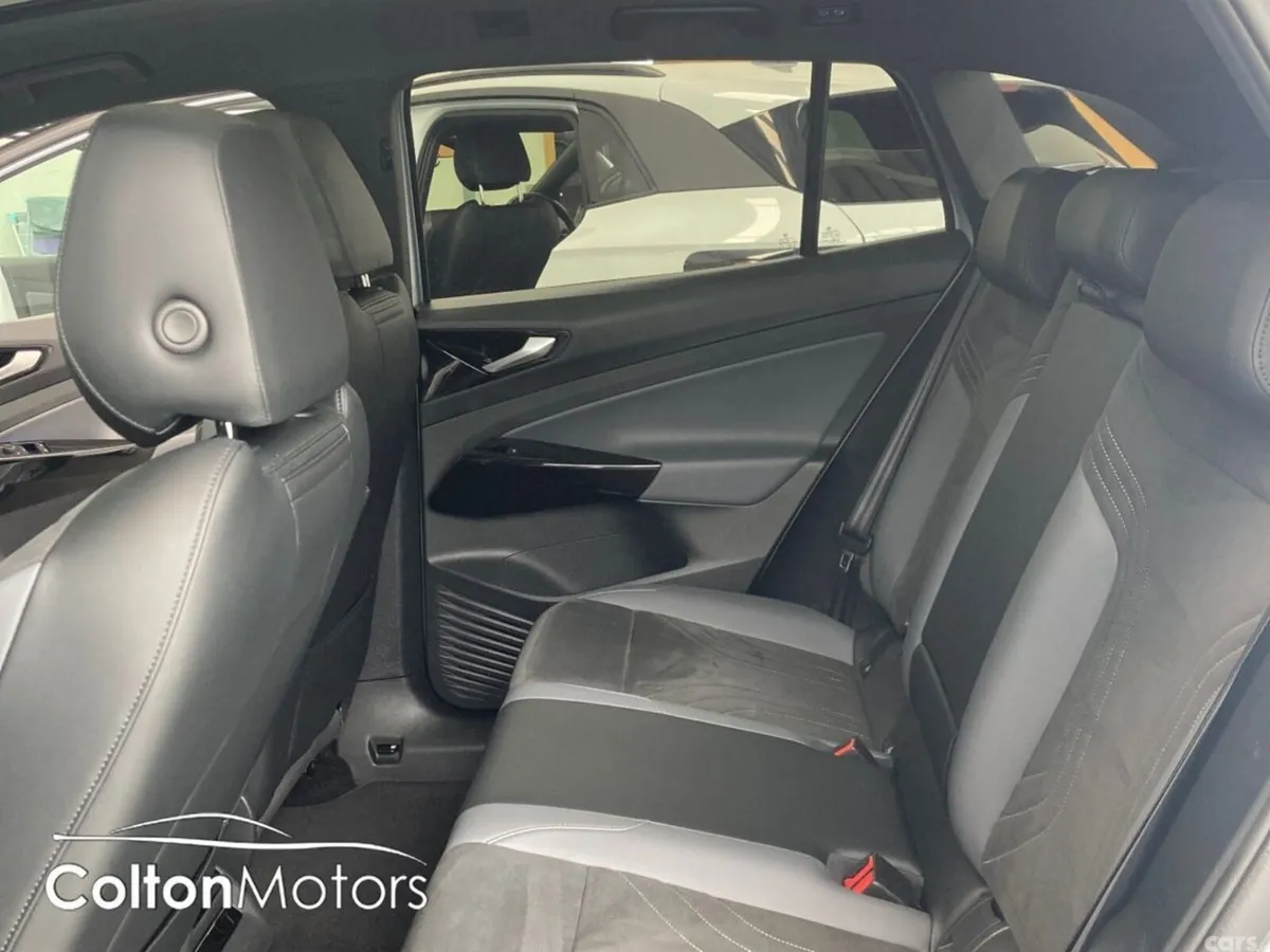 Volkswagen ID.4 SUV, Electric, 2022, Grey