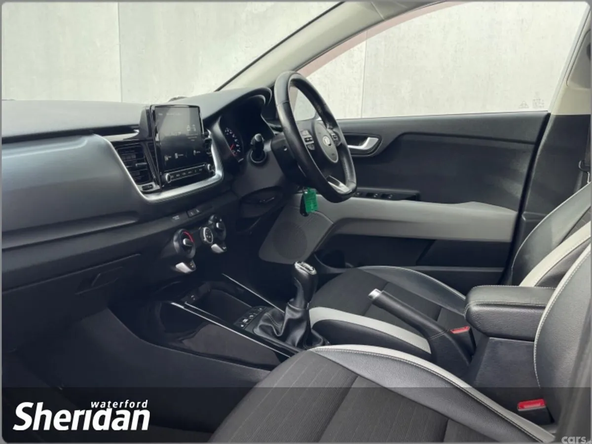 Kia Stonic Estate, Petrol Hybrid, 2022, Grey