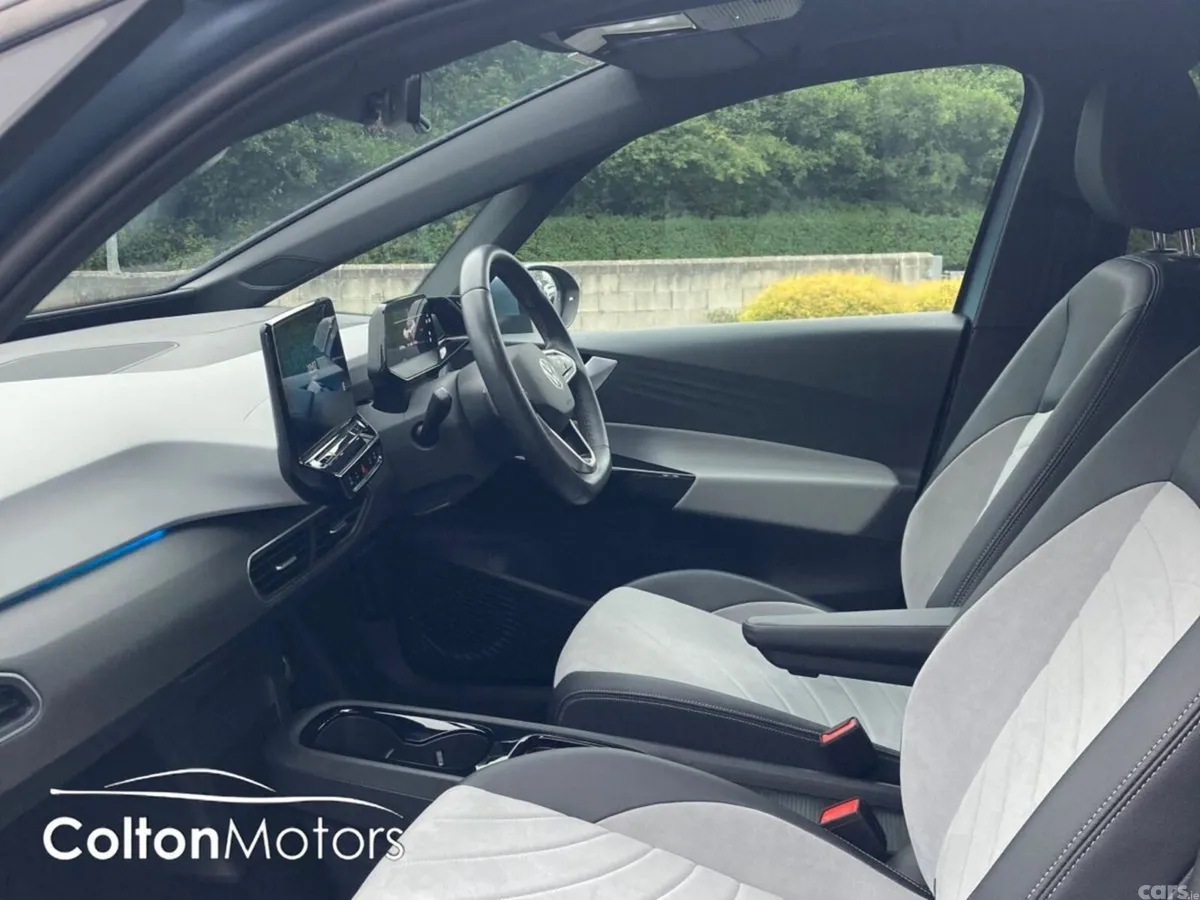 Volkswagen ID.3 Hatchback, Electric, 2023, Blue