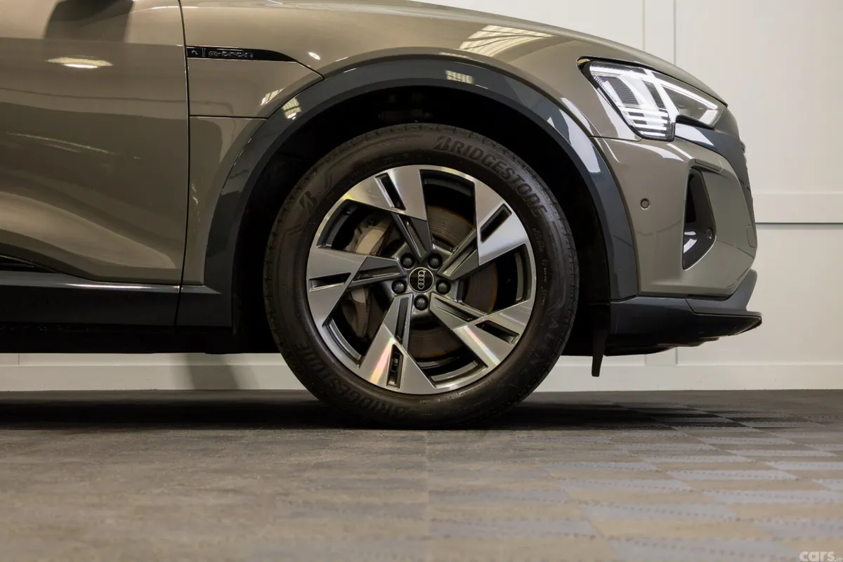 Audi Q8 e-tron SUV, Electric, 2023, Grey