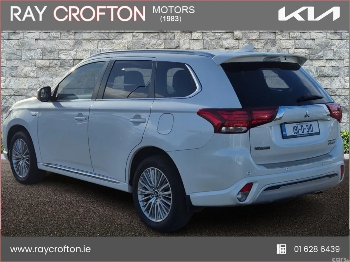 Mitsubishi Outlander SUV, Petrol Plug-in Hybrid, 2019, White
