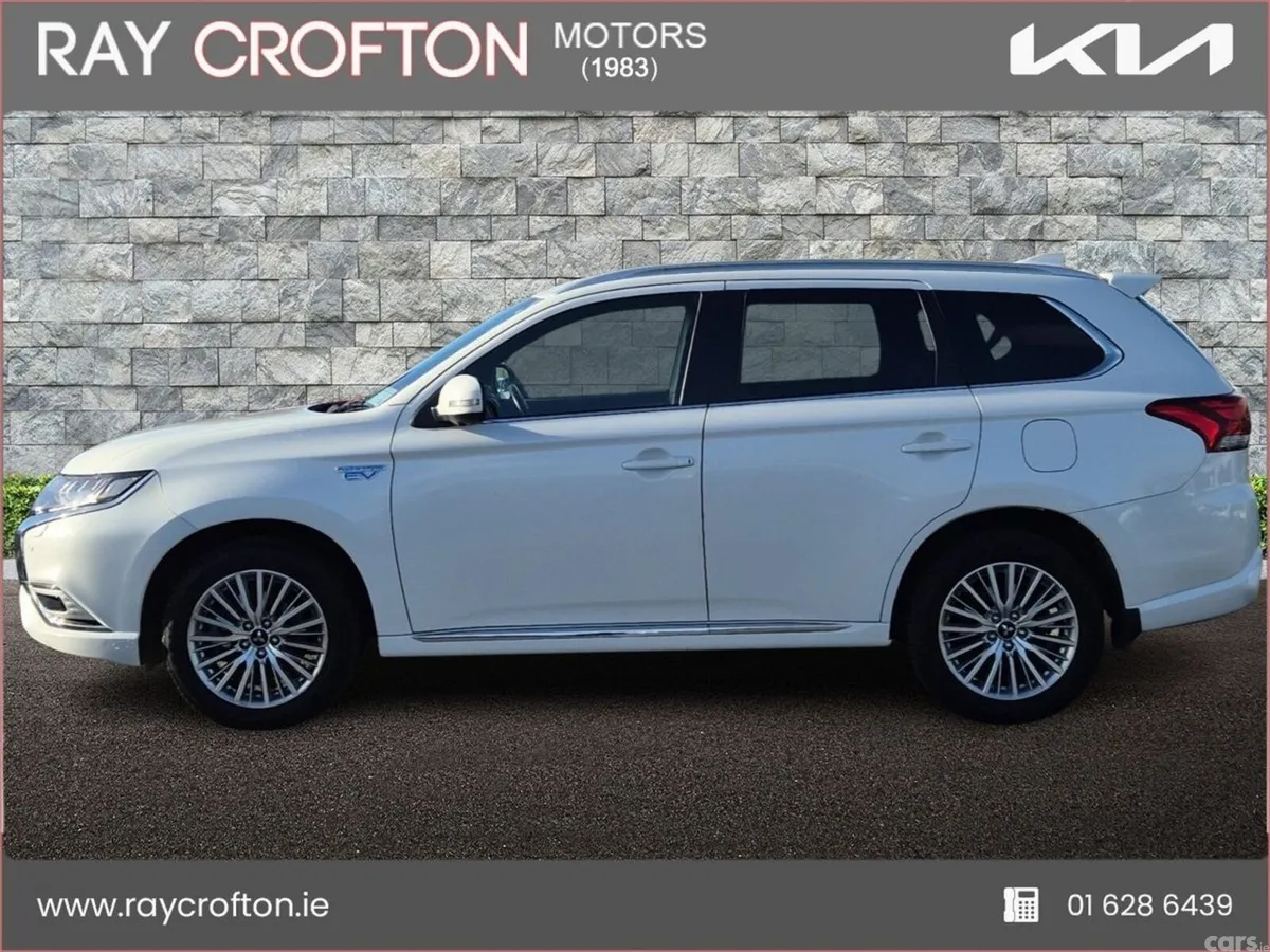 Mitsubishi Outlander SUV, Petrol Plug-in Hybrid, 2019, White