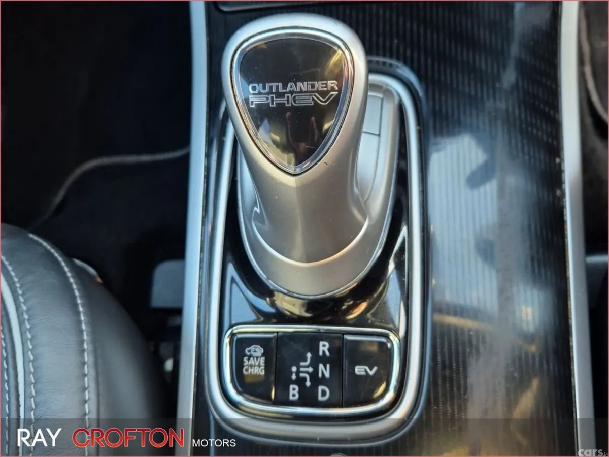 Mitsubishi Outlander SUV, Petrol Plug-in Hybrid, 2019, White