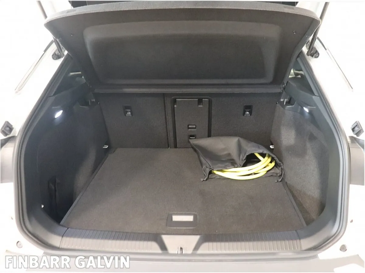 Volkswagen ID.4 Estate, Electric, 2023, White
