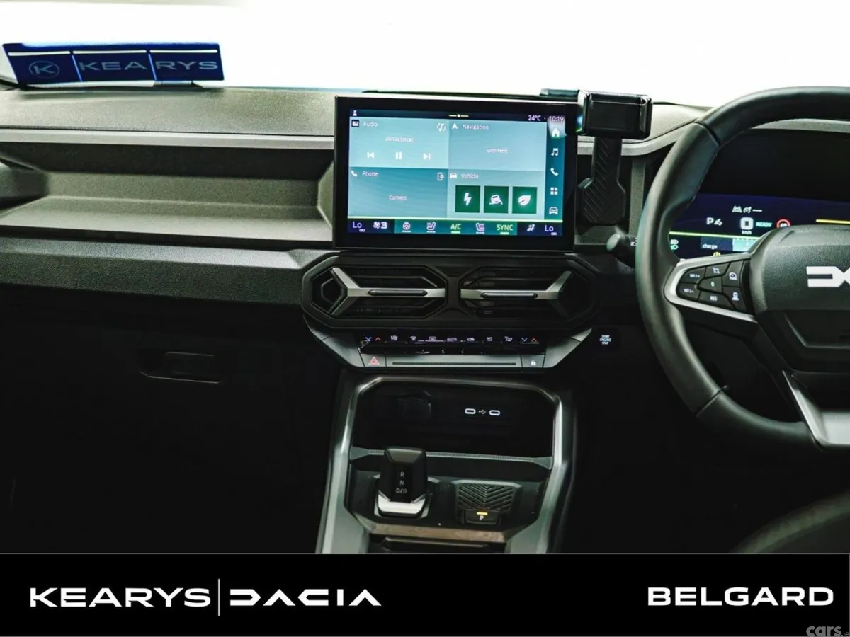 Dacia Bigster SUV, Petrol Hybrid, 2027, Green