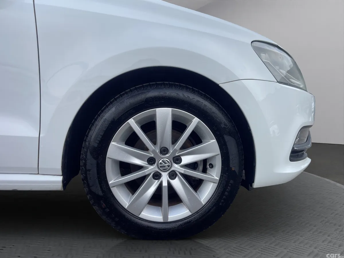 Volkswagen Polo Hatchback, Petrol, 2017, White