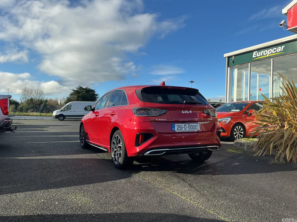 Kia Ceed Hatchback, Petrol, 2025, Red