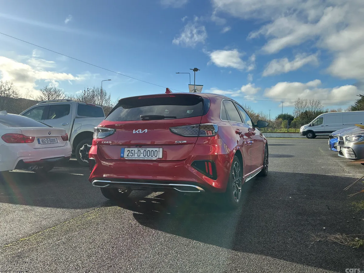 Kia Ceed Hatchback, Petrol, 2025, Red