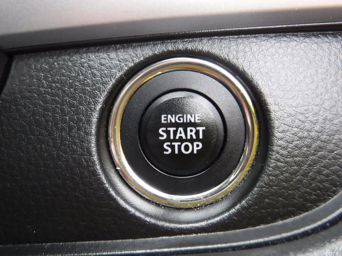 Suzuki Swift Hatchback, Petrol, 2015, Silver