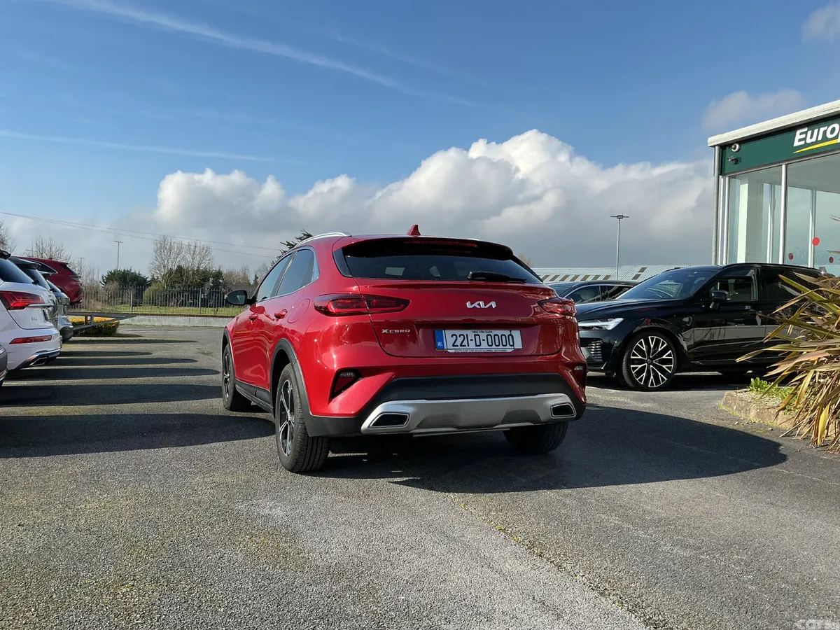 Kia XCeed Hatchback, Petrol Hybrid, 2022, Red