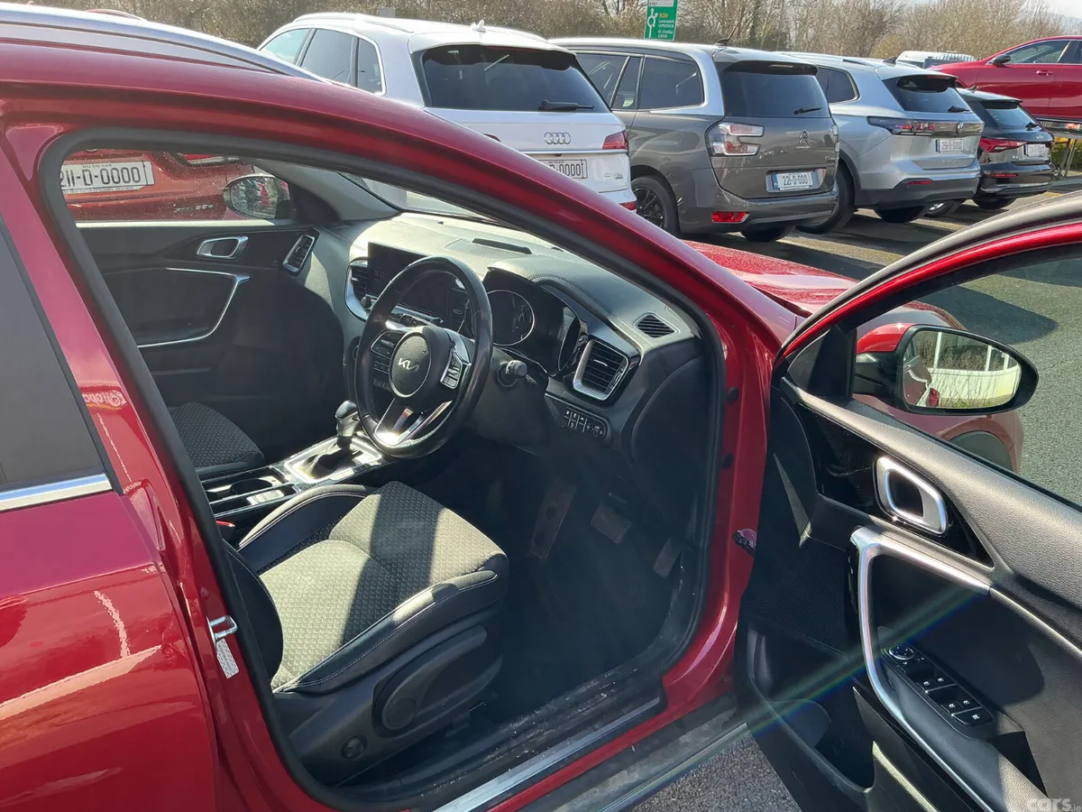 Kia XCeed Hatchback, Petrol Hybrid, 2022, Red