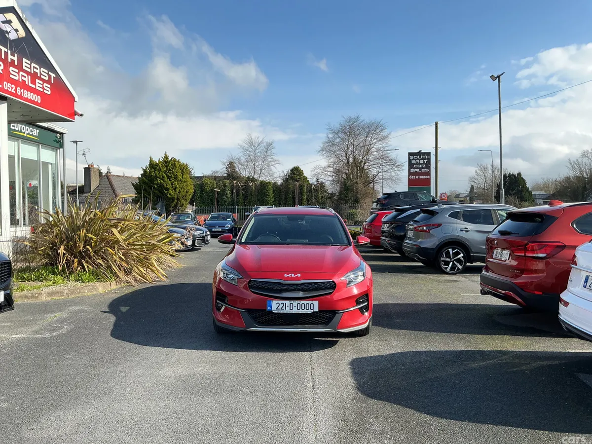 Kia XCeed Hatchback, Petrol Hybrid, 2022, Red