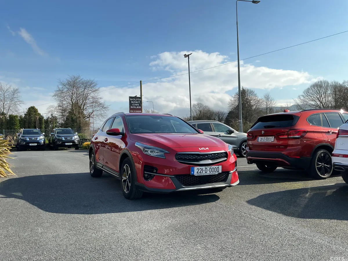Kia XCeed Hatchback, Petrol Hybrid, 2022, Red