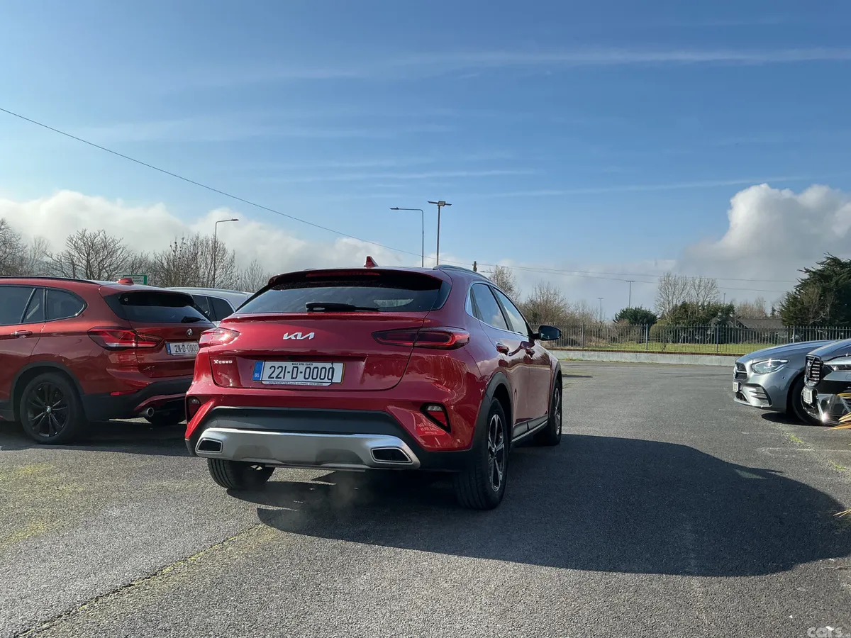 Kia XCeed Hatchback, Petrol Hybrid, 2022, Red