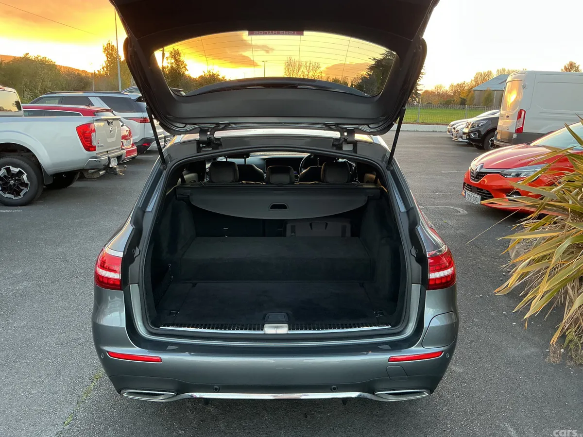 Mercedes-Benz 300 Estate, Diesel Hybrid, 2022, Grey