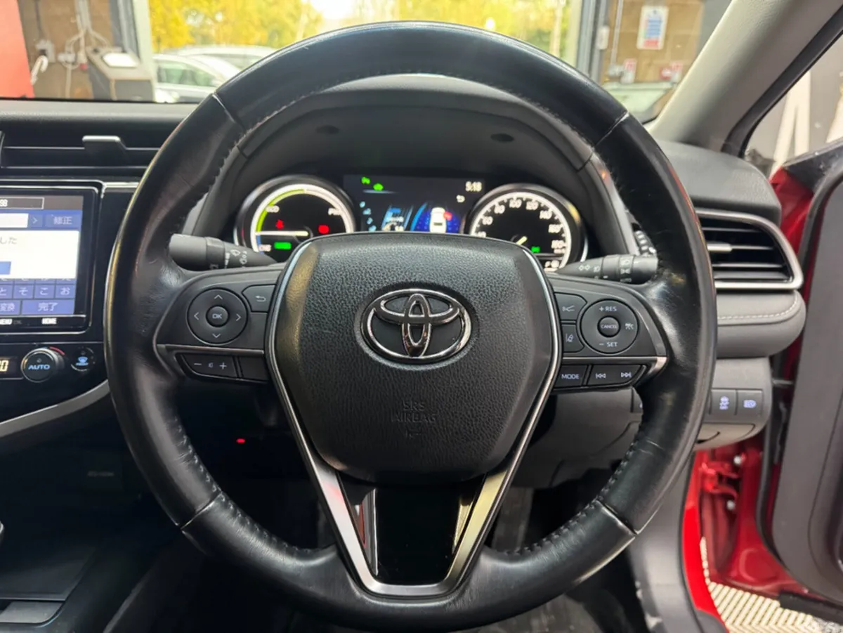 Toyota Camry Saloon, Petrol Hybrid, 2018, Red