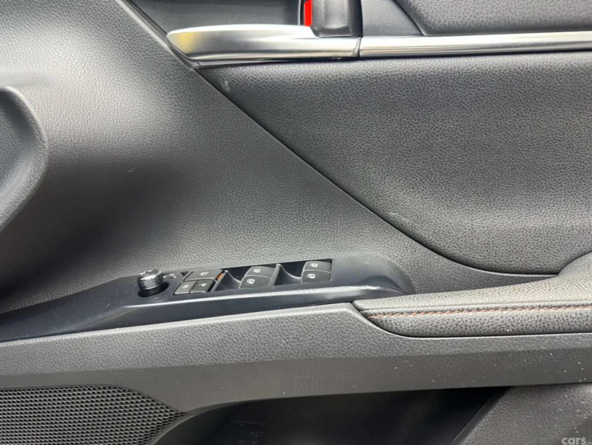 Toyota Camry Saloon, Petrol Hybrid, 2019, Black