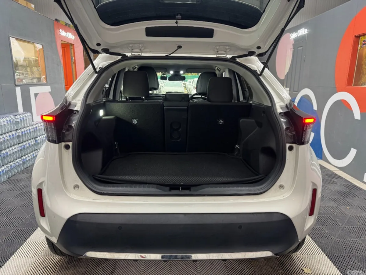 Toyota Yaris Cross SUV, Petrol Hybrid, 2021, White
