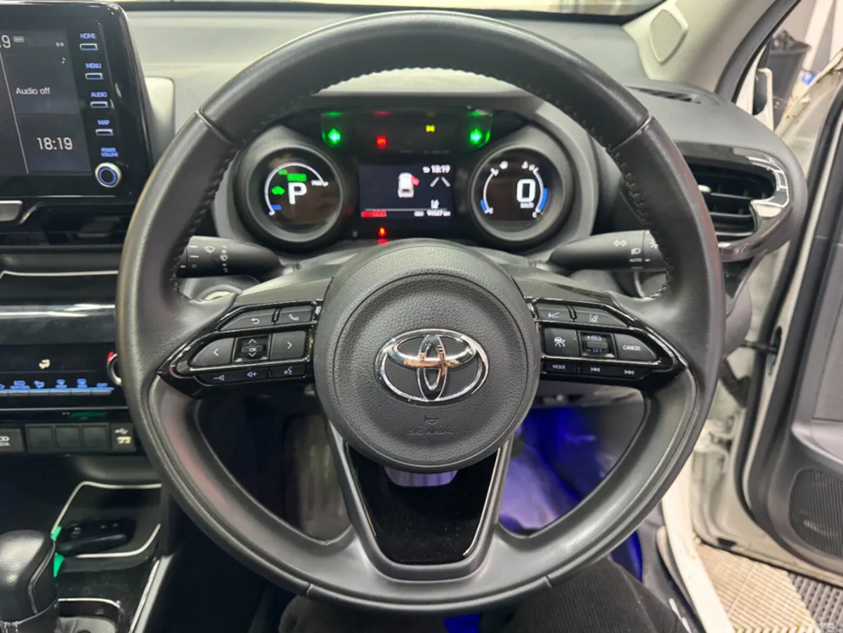 Toyota Yaris Cross SUV, Petrol Hybrid, 2021, White