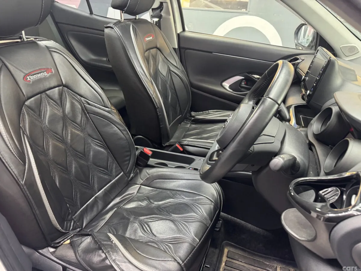 Toyota Yaris Cross SUV, Petrol Hybrid, 2021, White