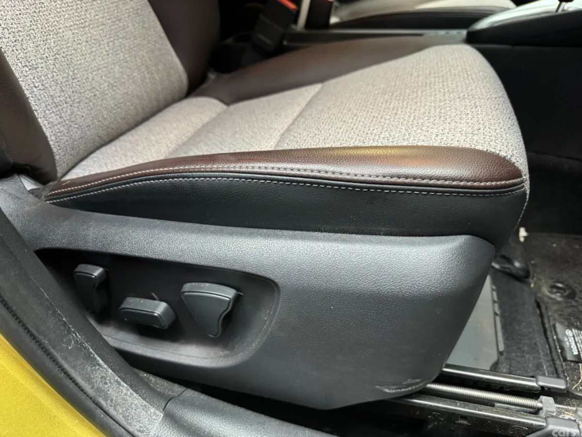 Toyota Yaris Cross SUV, Petrol Hybrid, 2021, Gold