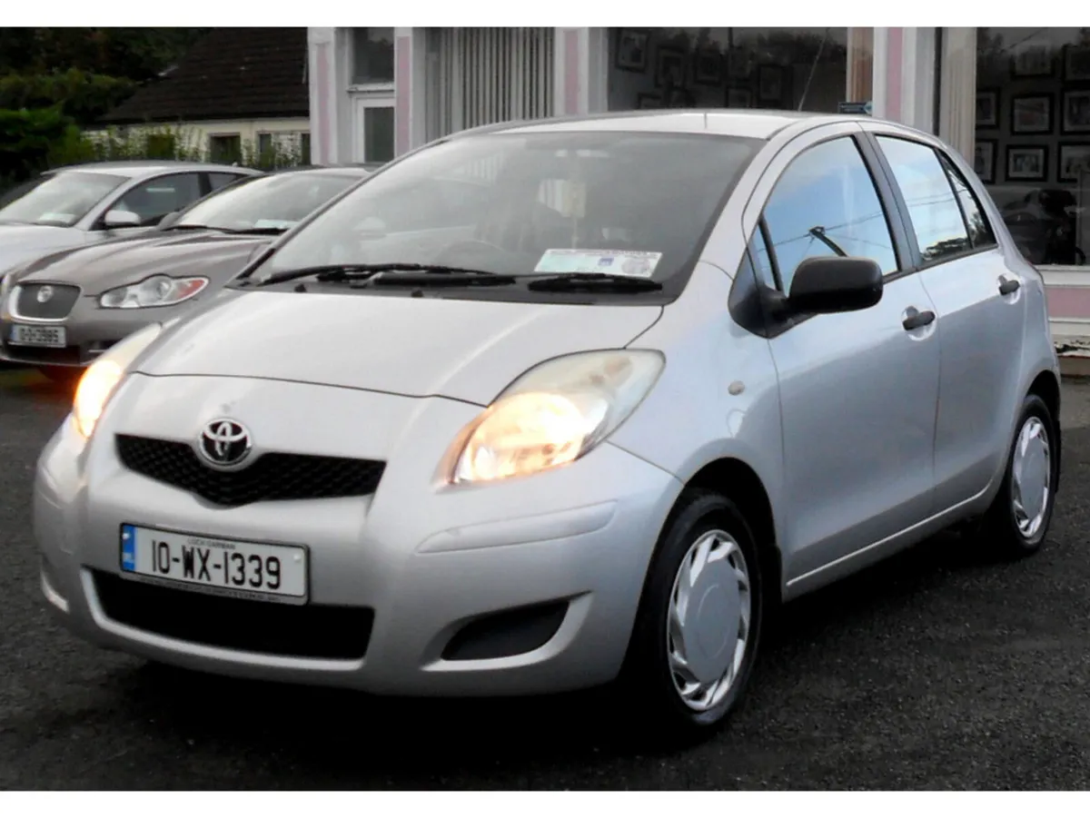 Toyota Yaris Hatchback, Petrol, 2010, Silver