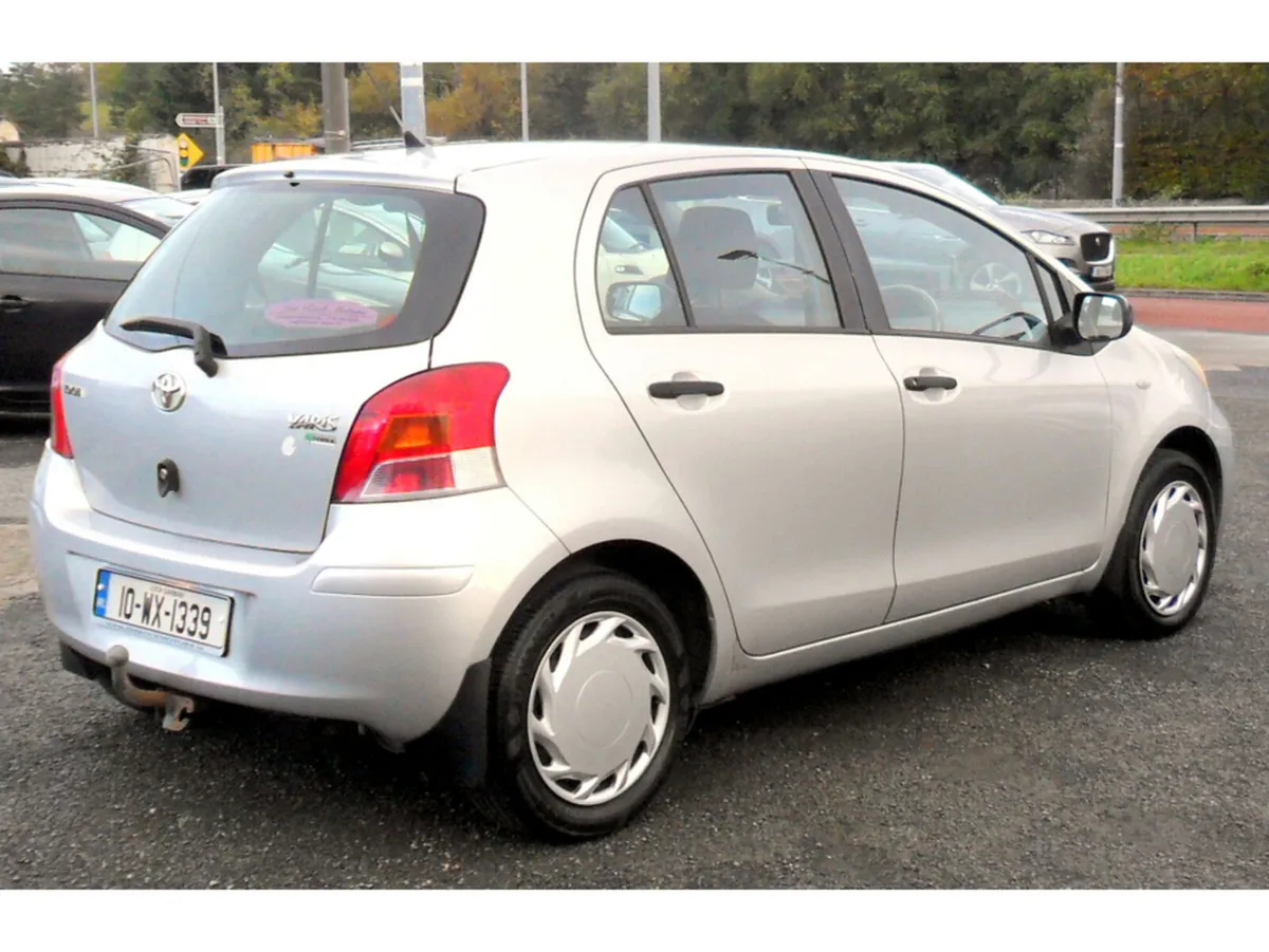 Toyota Yaris Hatchback, Petrol, 2010, Silver