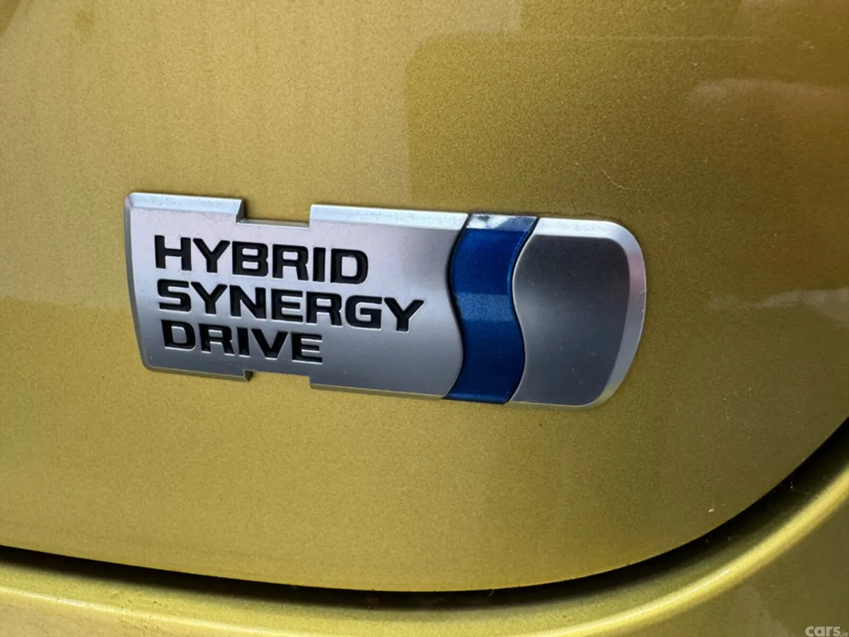 Toyota Yaris Cross SUV, Petrol Hybrid, 2021, Gold