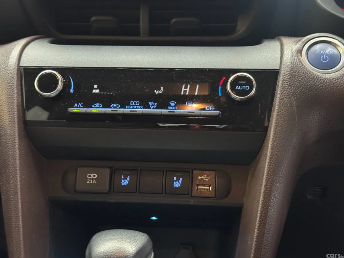 Toyota Yaris Cross SUV, Petrol Hybrid, 2021, Gold