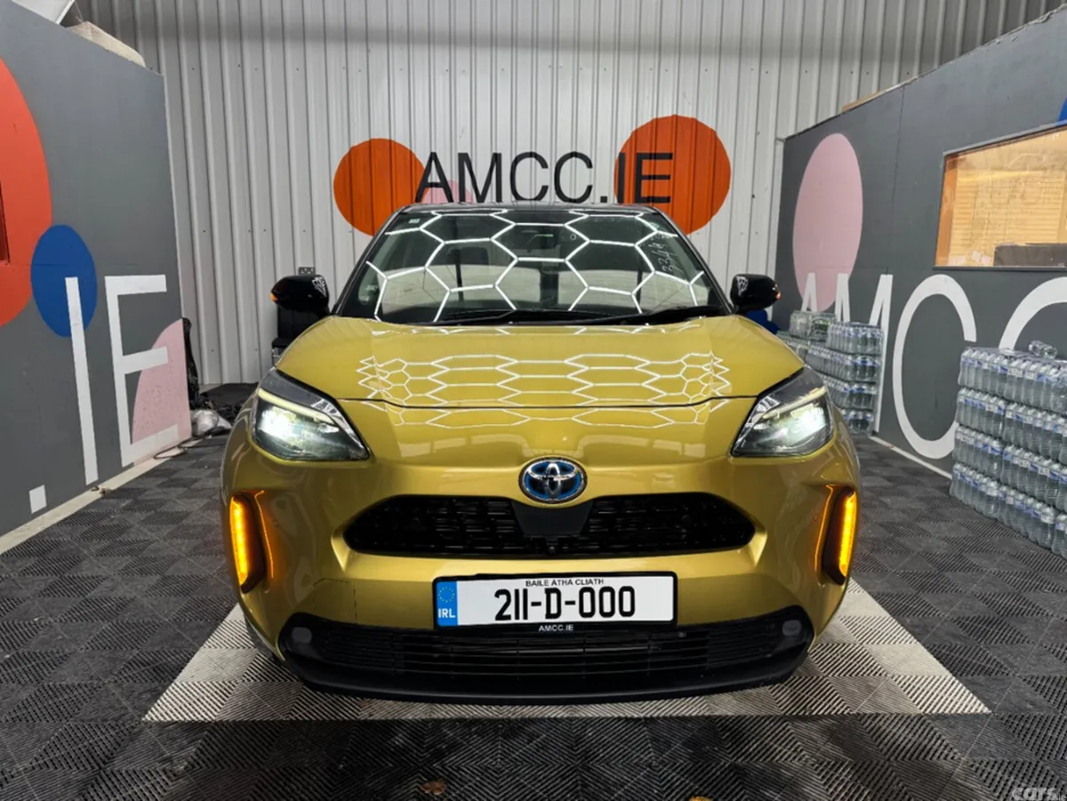 Toyota Yaris Cross SUV, Petrol Hybrid, 2021, Gold