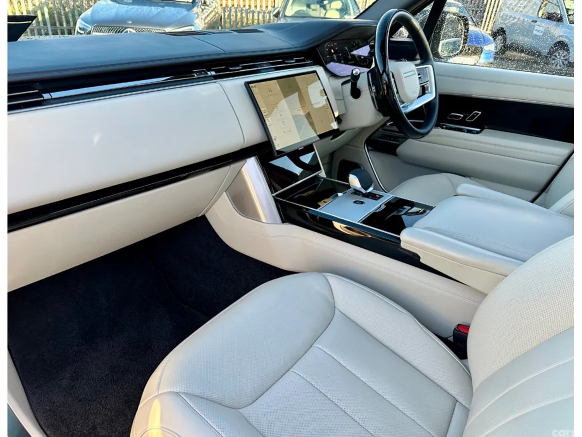 Land Rover Range Rover SUV, Petrol Plug-in Hybrid, 2025, Black