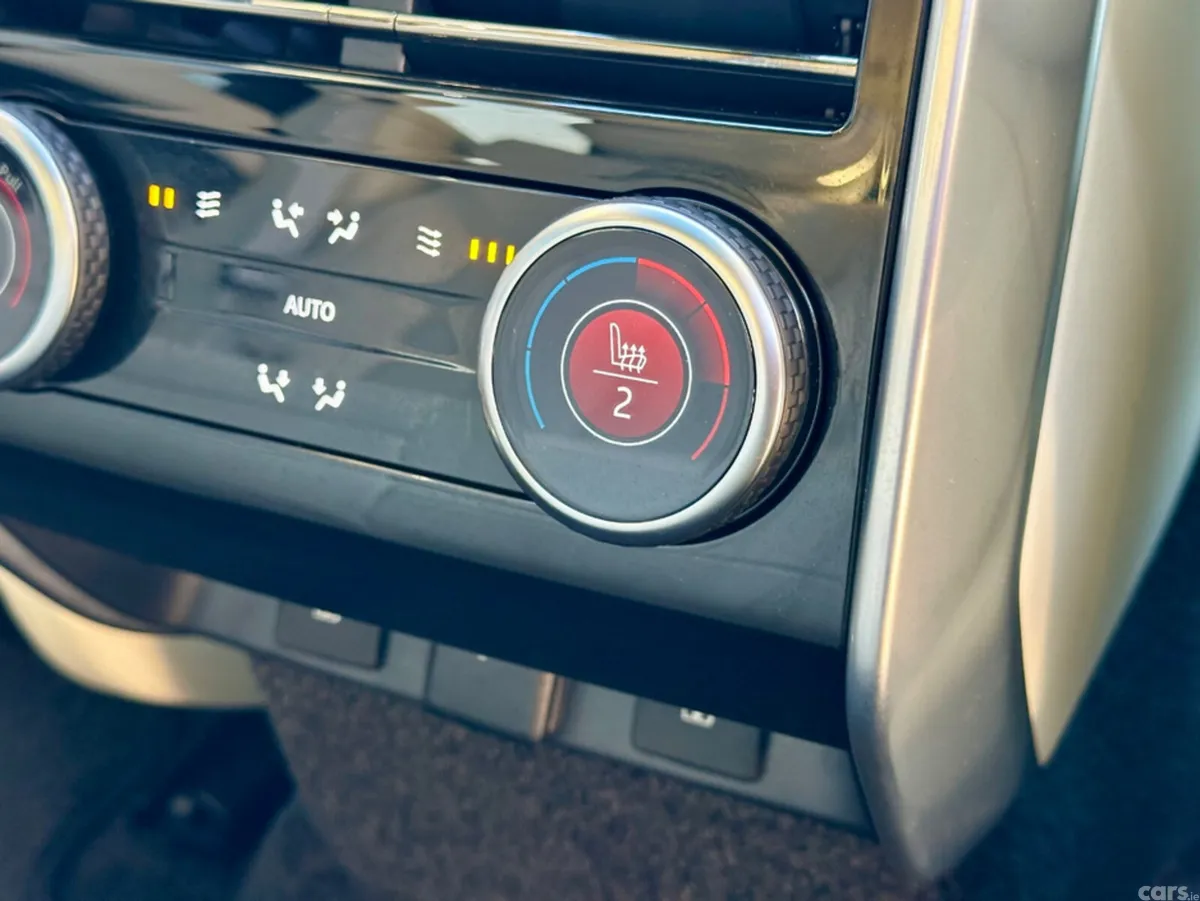 Land Rover Range Rover SUV, Petrol Plug-in Hybrid, 2025, Black