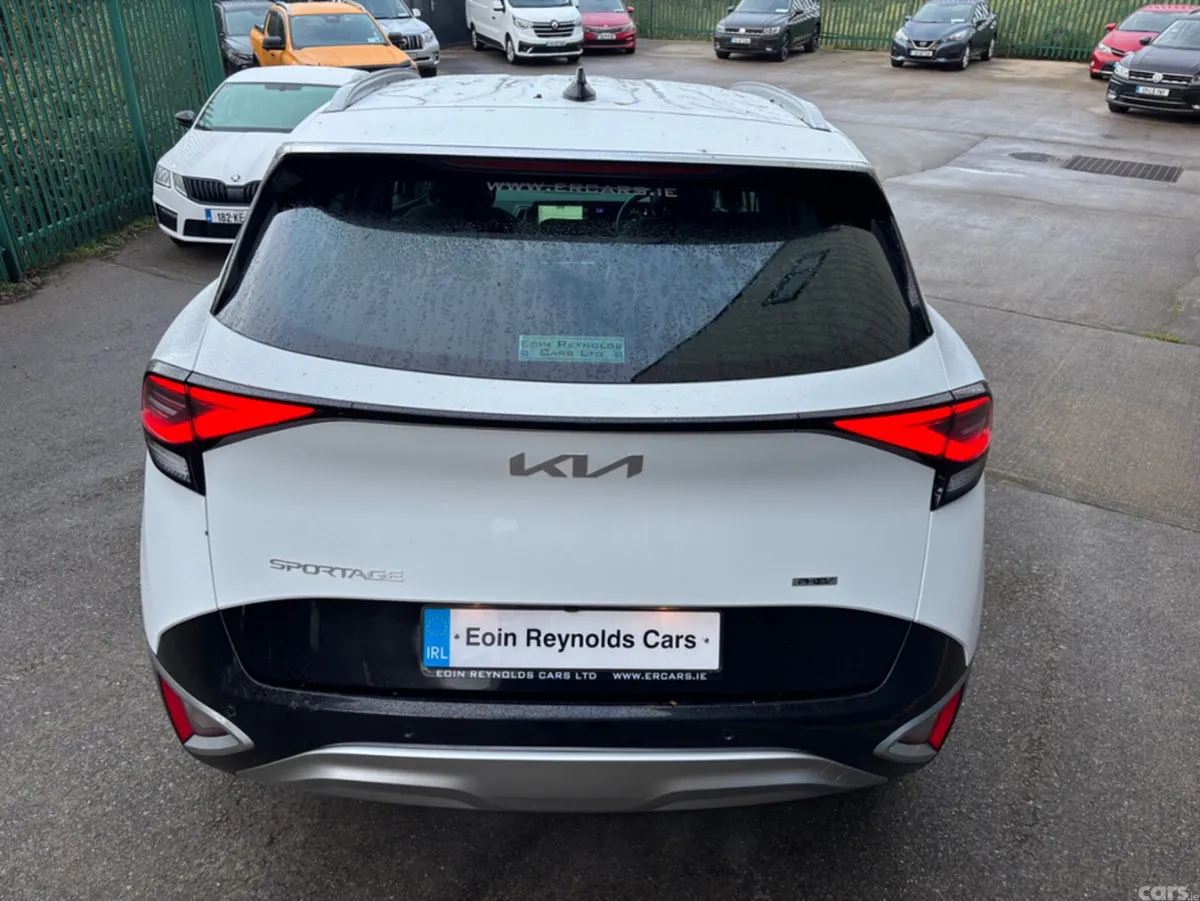 Kia Sportage MPV, Petrol Plug-in Hybrid, 2023, White